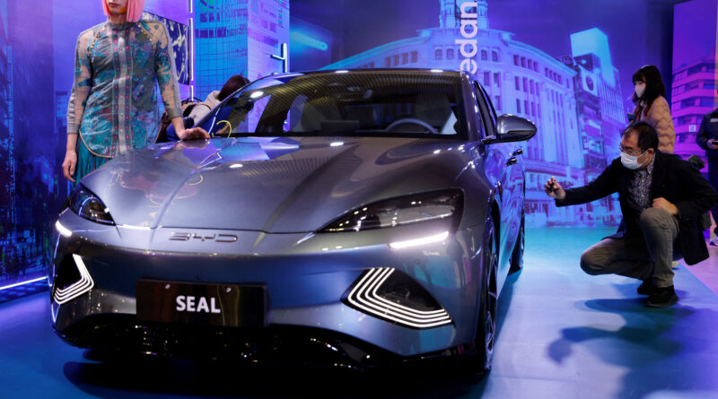 BYD targets China’s EV holdouts by stepping up its rapid charging efforts.